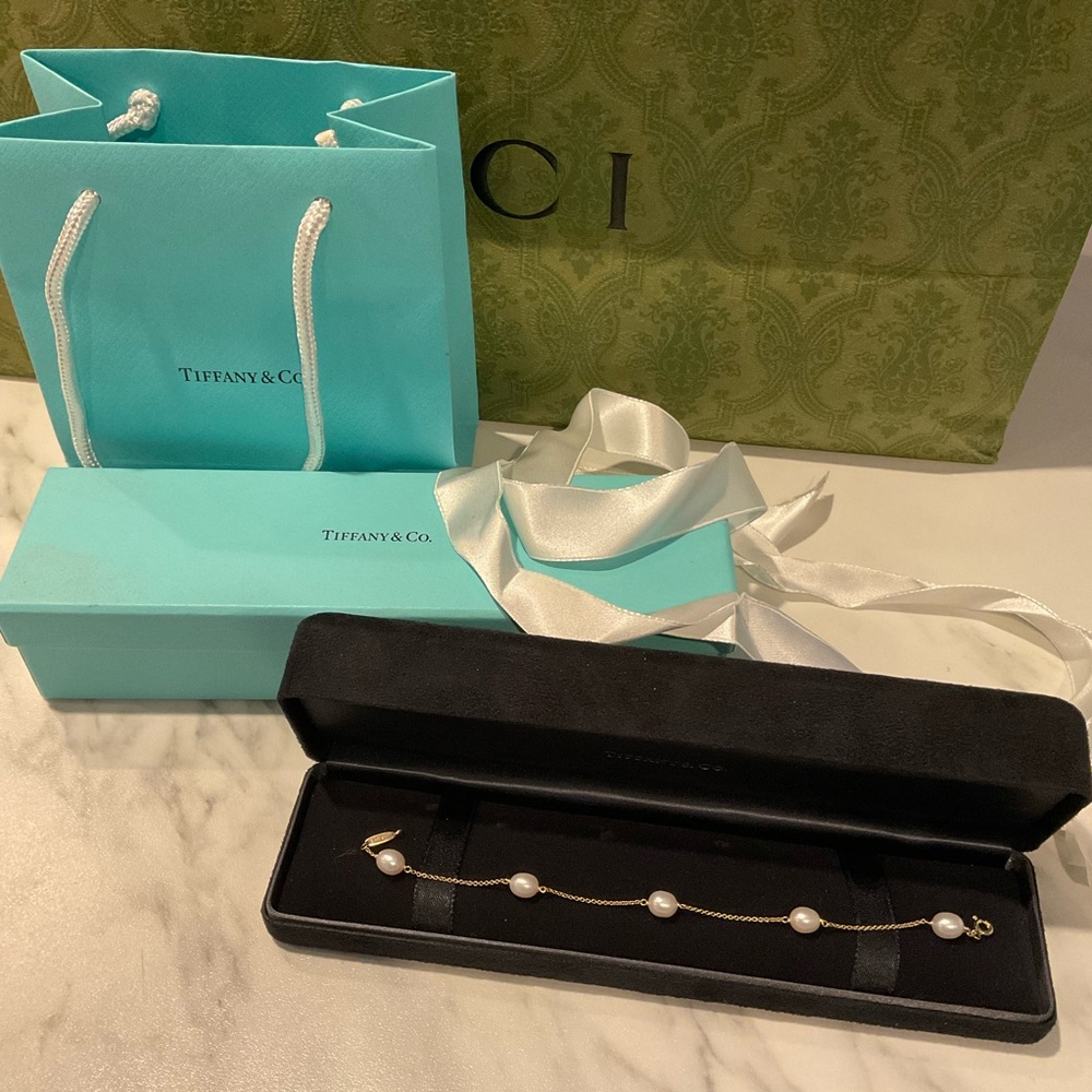 New Box Tiffany & Co. Peretti 18k Yellow Gold Pearls By The Yard Bracelet